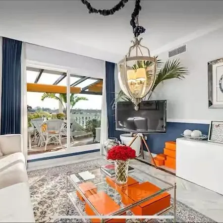 Apartment C127 Luxurious Designer Walk To Puerto Banus Marbella