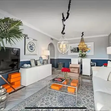 C127 Luxurious Designer Walk To Puerto Banus Marbella